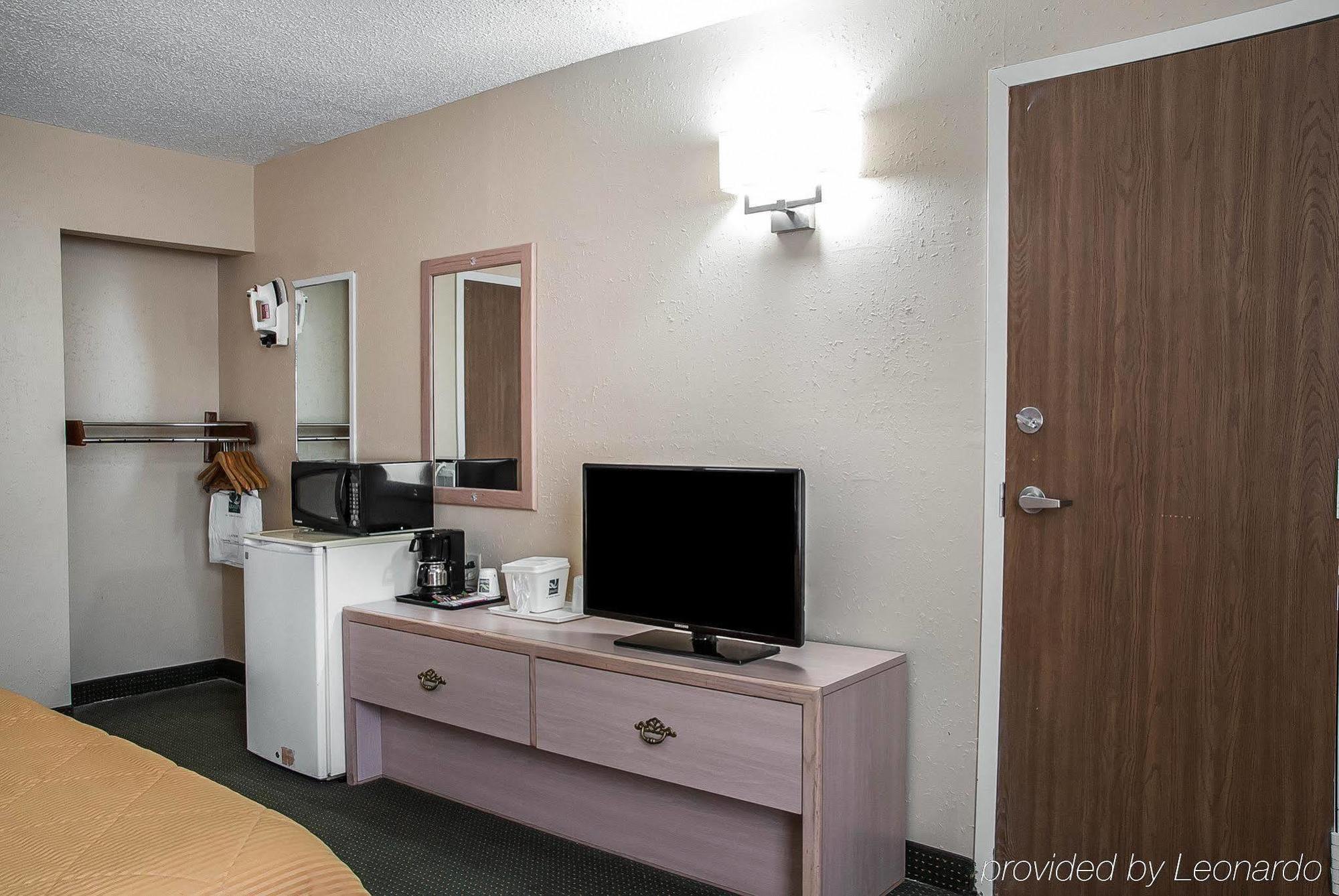 Quality Inn Near Six Flags St. Louis Пасифик Экстерьер фото