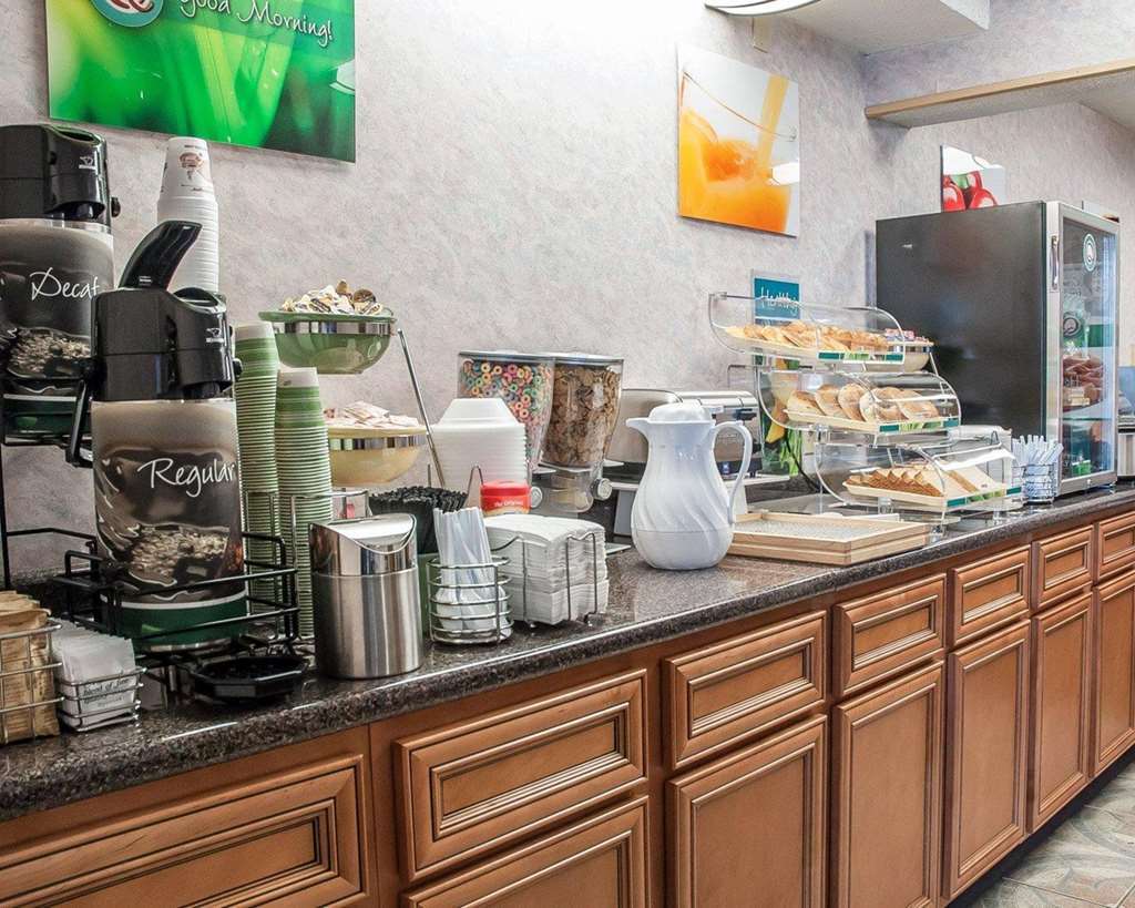 Quality Inn Near Six Flags St. Louis Пасифик Ресторан фото