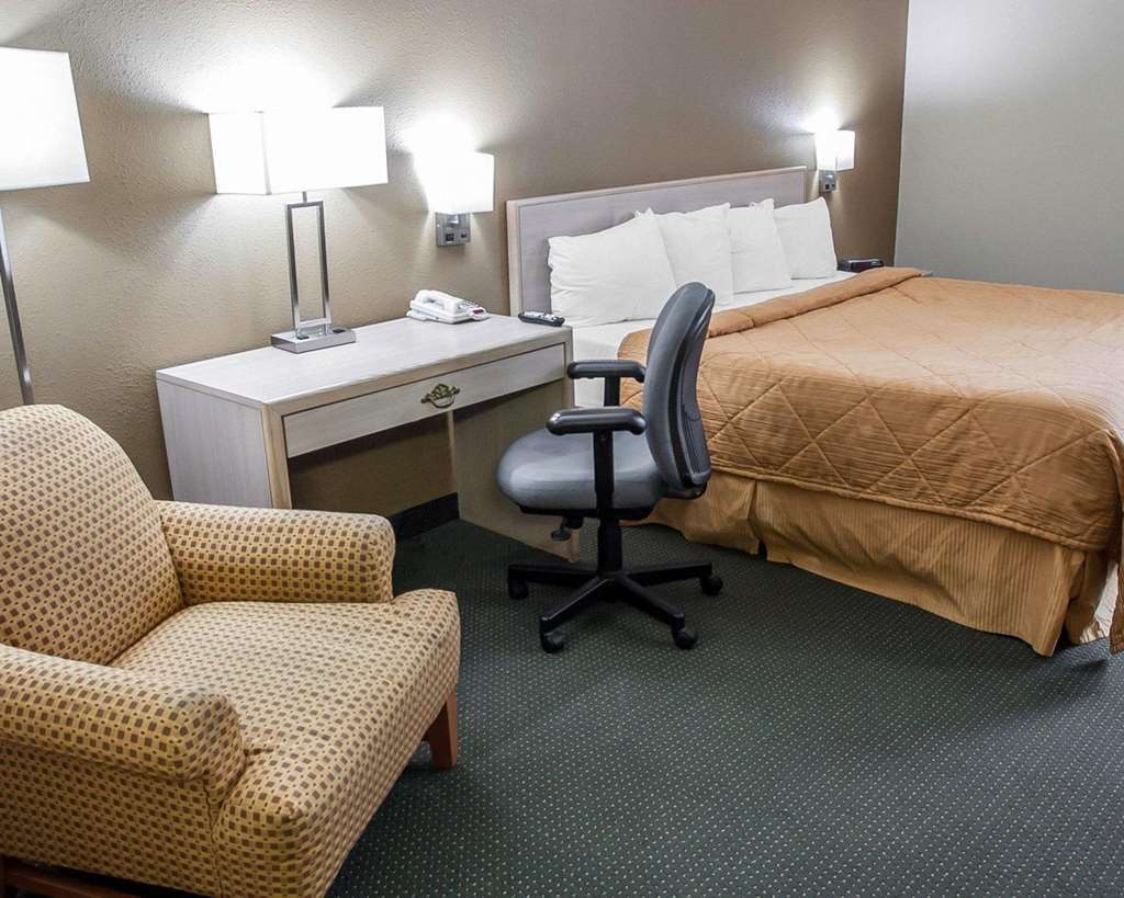 Quality Inn Near Six Flags St. Louis Пасифик Номер фото